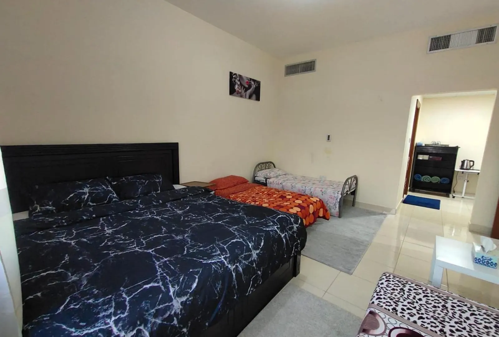 Room With Toilet For 6 Person Abu Dhabi United Arab Emirates